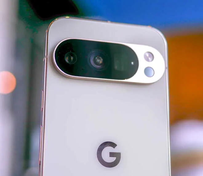 Новий Google Pixel 10 Pro: порівняння з Pixel 9